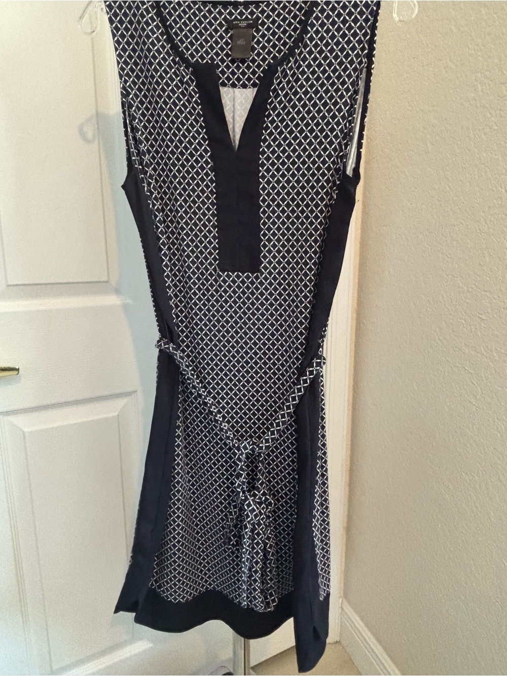 Ann Taylor Navy and White Sleeveless Geometric Tie-Waist Dress
